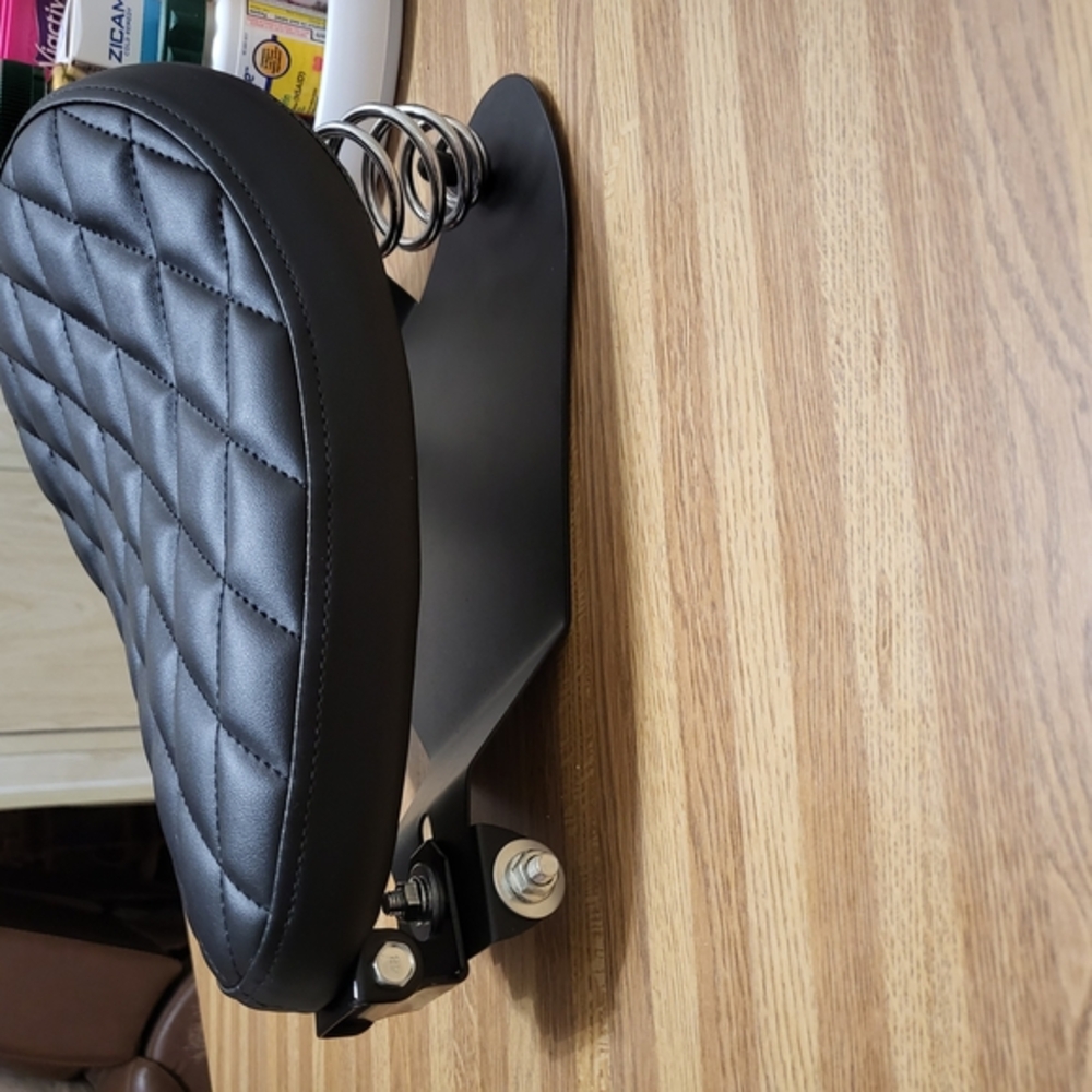 New bobber Kit W/Black Quilted Motorcycle Seat